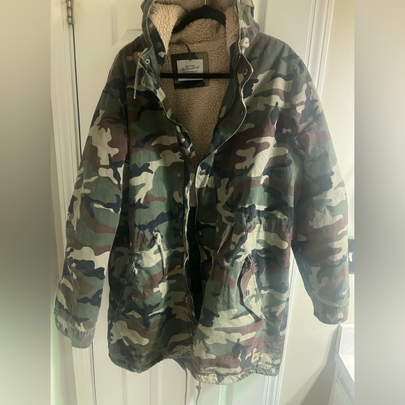 Cotton-On camouflage coat - Picture 1 of 4